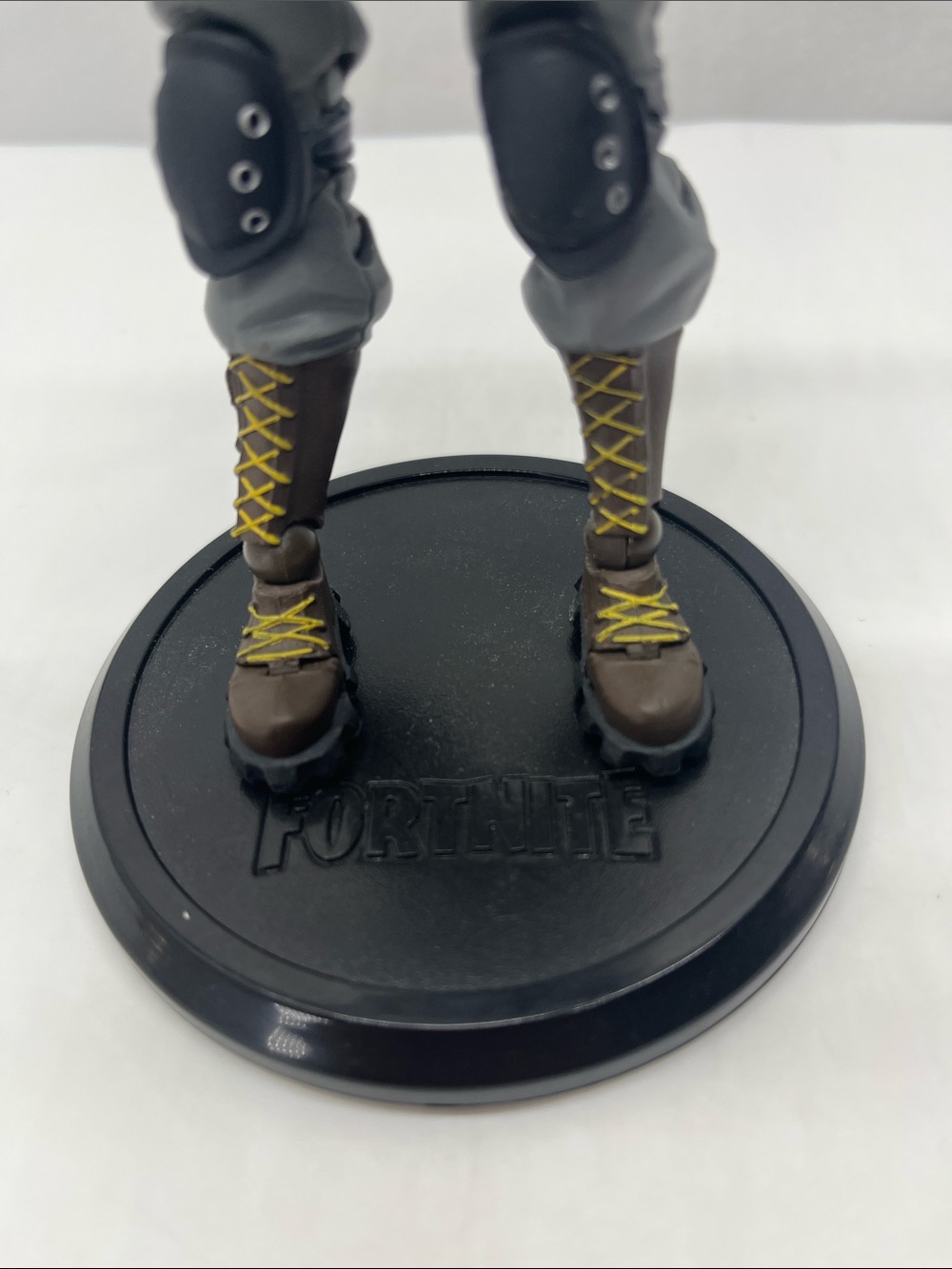 Fortnite Raptor Action Figure - Picture 5 of 6